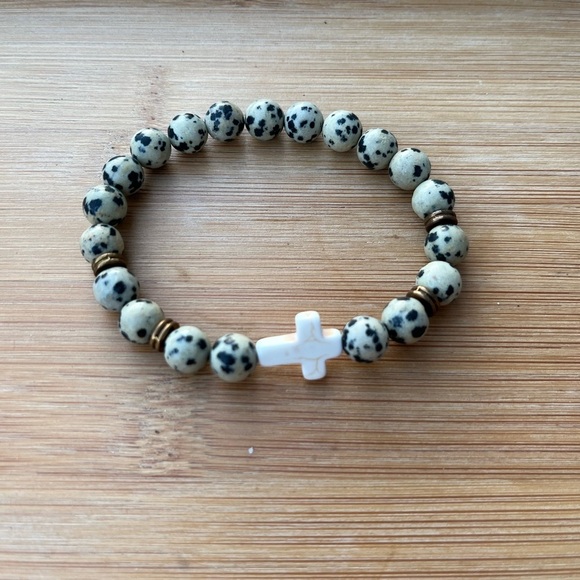 White Cross Dalmatian Jasper Beaded Bracelet - Picture 3 of 9